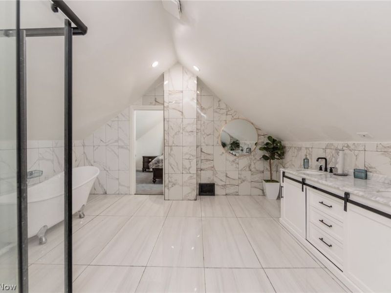 5811 Madison Avenue, Cleveland, OH 44102 Photo 32