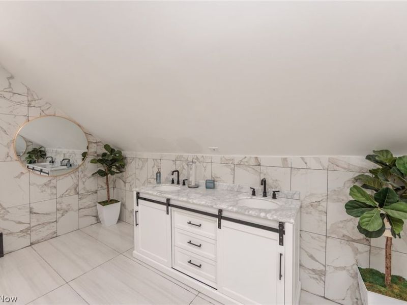 5811 Madison Avenue, Cleveland, OH 44102 Photo 33