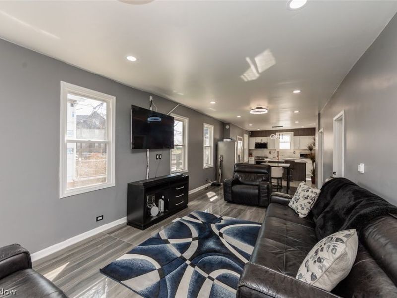 5811 Madison Avenue, Cleveland, OH 44102 Photo 9