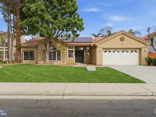 1512 Wedgewood Drive, Bakersfield, CA 93311