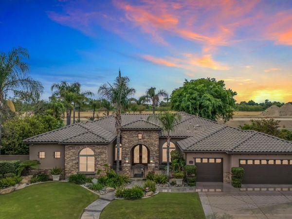 10703 Queensbury Drive, Bakersfield, CA 93312