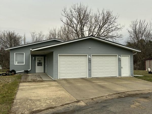 605 CIRCLE DRIVE, Clear Lake, SD 57226