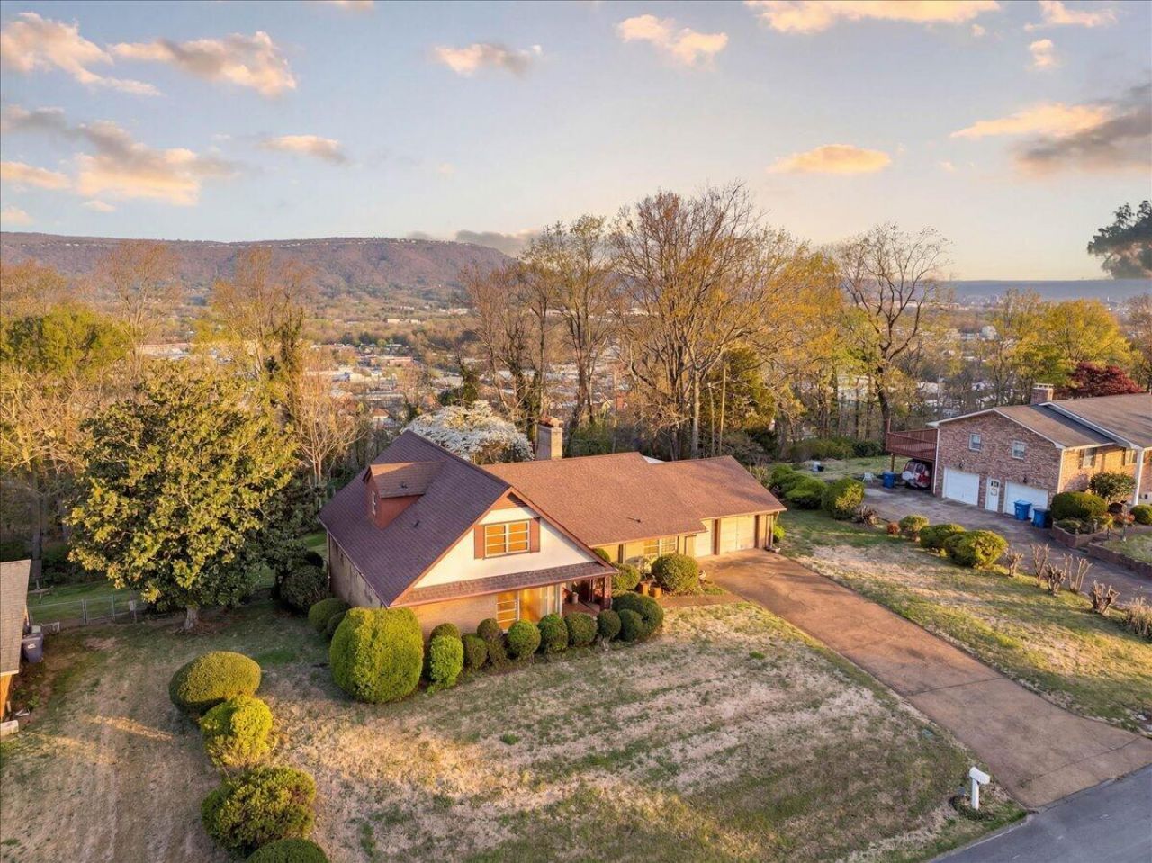 179 S Mission Ridge Drive, Rossville, GA 30741 Main Photo