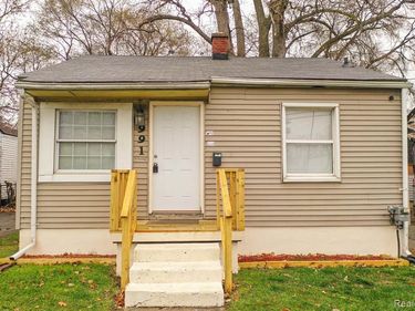 991 S Ballenger Highway, Flint, MI 48532