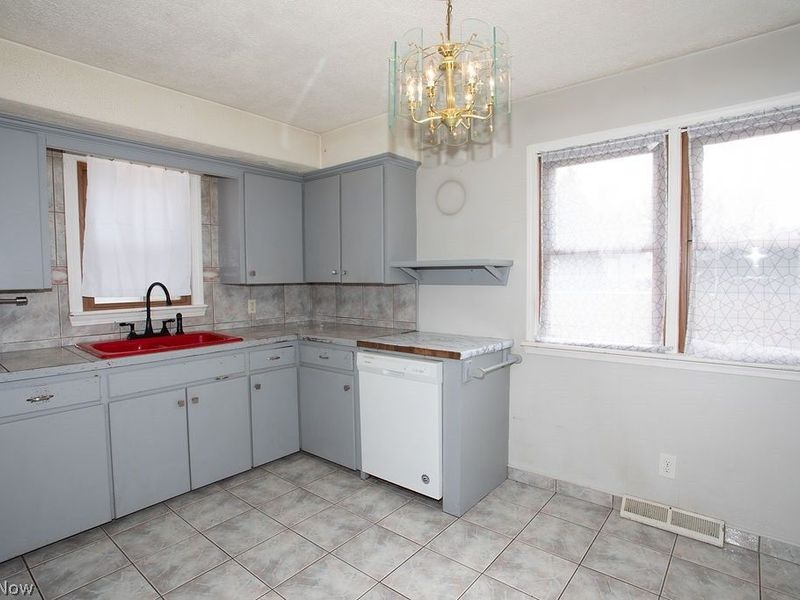 551 Moherman Avenue, Youngstown, OH 44509 Photo 19