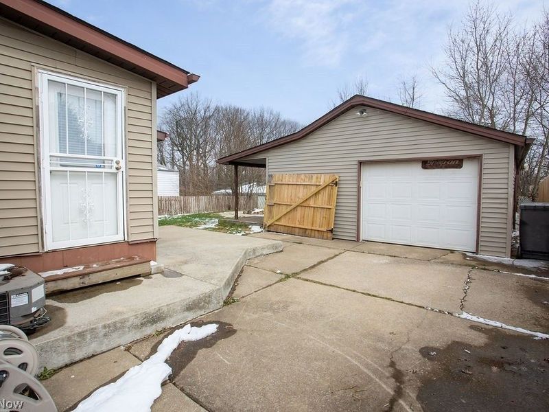 551 Moherman Avenue, Youngstown, OH 44509 Photo 9