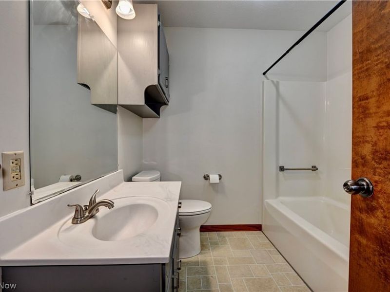 5520 S Market Street, Unit B, Millersburg, OH 44610 Photo 16