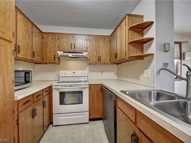 5520 S Market Street, Unit B, Millersburg, OH 44610 Photo 9