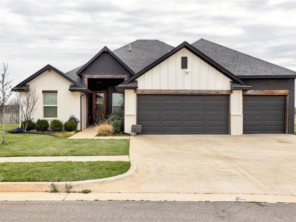 4600 Mustang Park Boulevard, Mustang, OK 73064