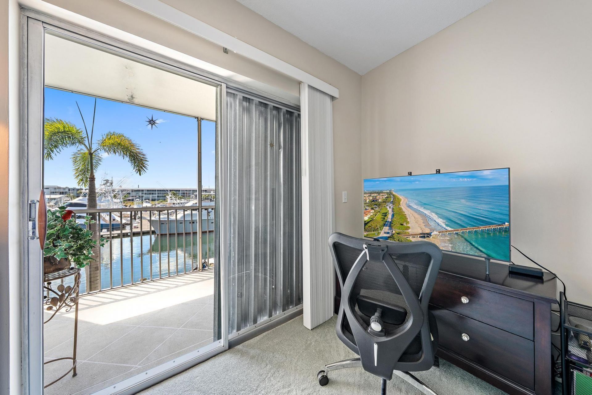 37 Yacht Club Drive, Unit 210, North Palm Beach, FL 33408 Photo