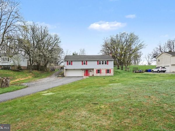 711 W SIDDONSBURG ROAD, DILLSBURG, PA 17019