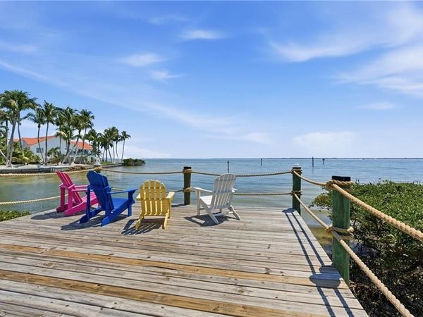 2230 Palm AVE , ST. JAMES CITY, FL 33956