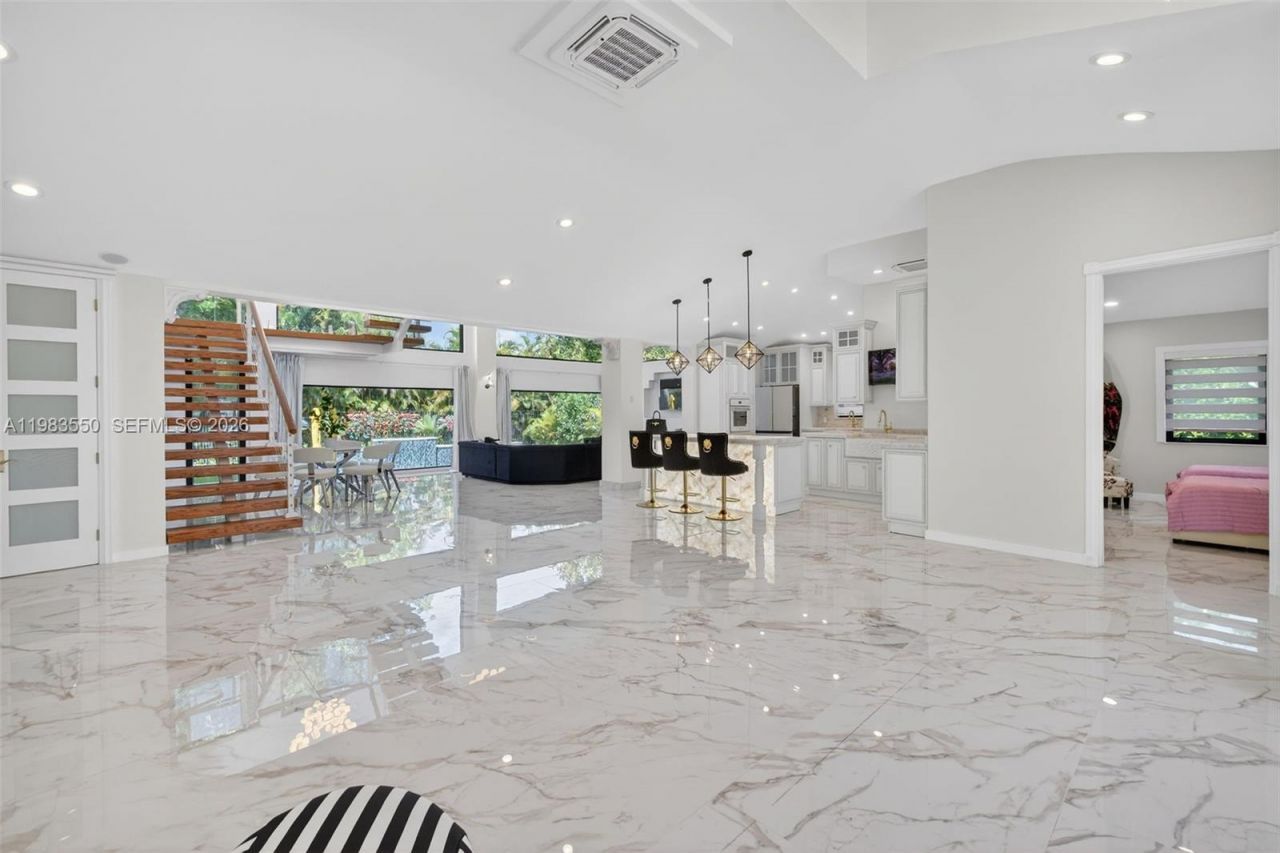 941 NE 119th St , Biscayne Park, FL 33161 Photo