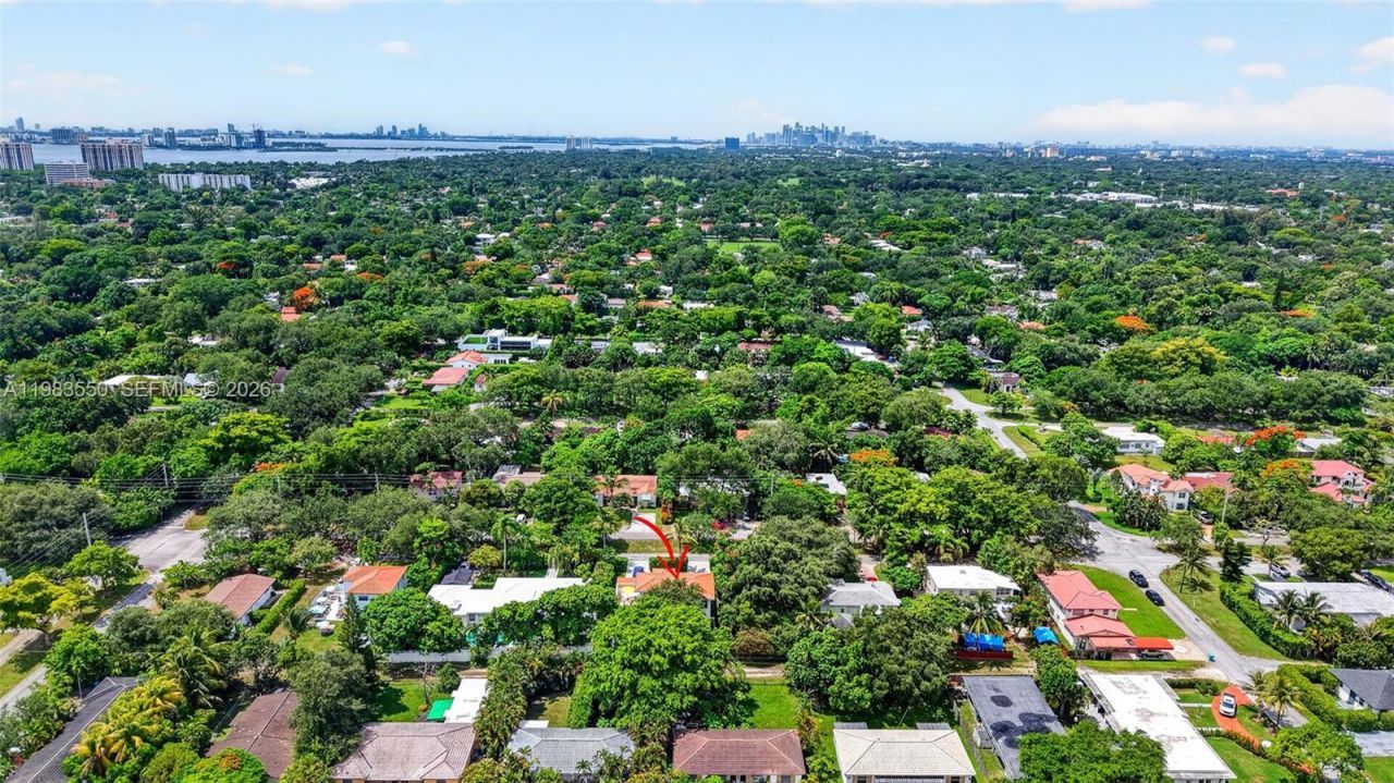 941 NE 119th St, Biscayne Park, FL 33161 Photo