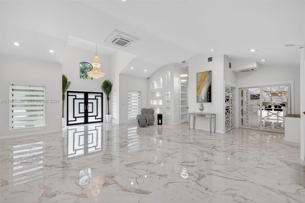 941 NE 119th St , Biscayne Park, FL 33161 Photo