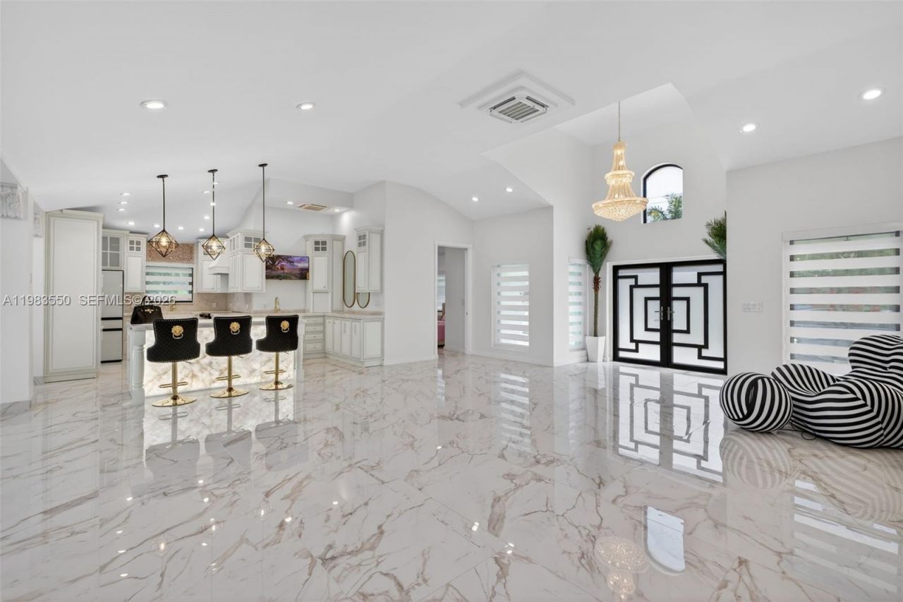 941 NE 119th St , Biscayne Park, FL 33161 Photo