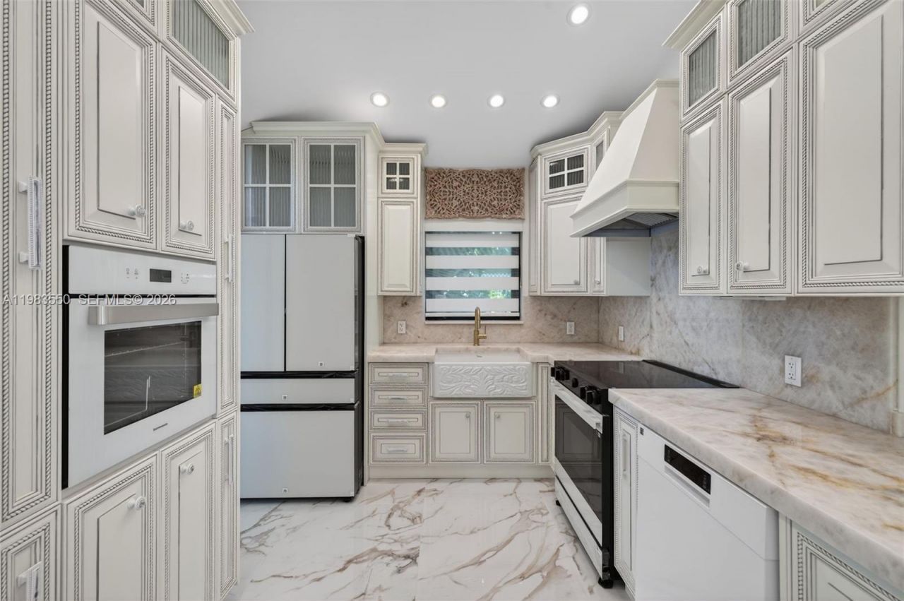 941 NE 119th St , Biscayne Park, FL 33161 Photo