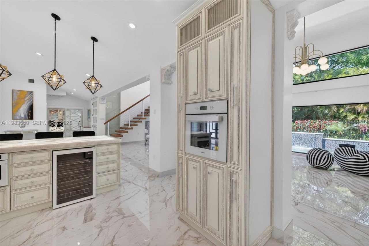 941 NE 119th St , Biscayne Park, FL 33161 Photo