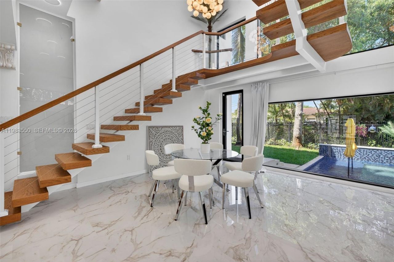 941 NE 119th St , Biscayne Park, FL 33161 Photo