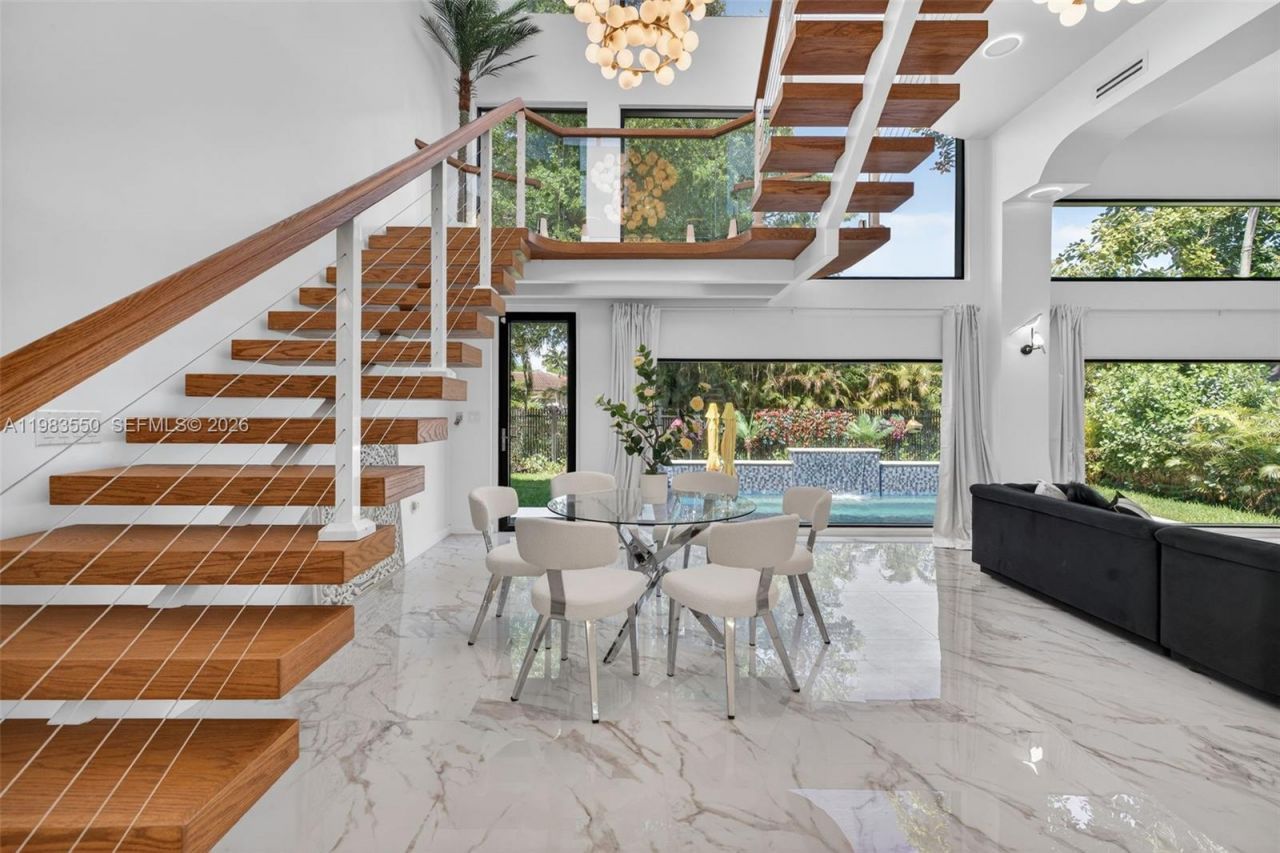 941 NE 119th St , Biscayne Park, FL 33161 Photo