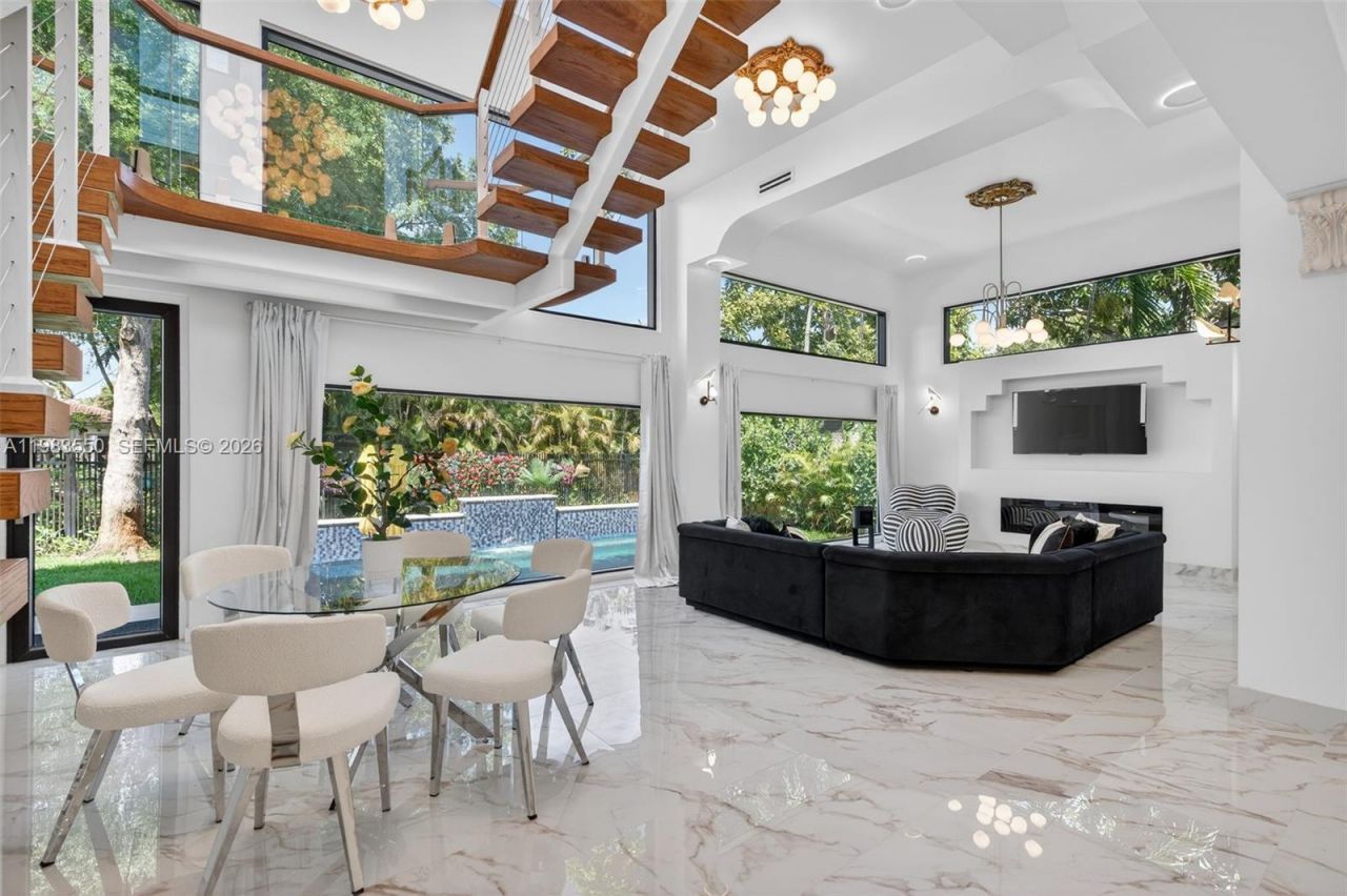 941 NE 119th St , Biscayne Park, FL 33161 Photo