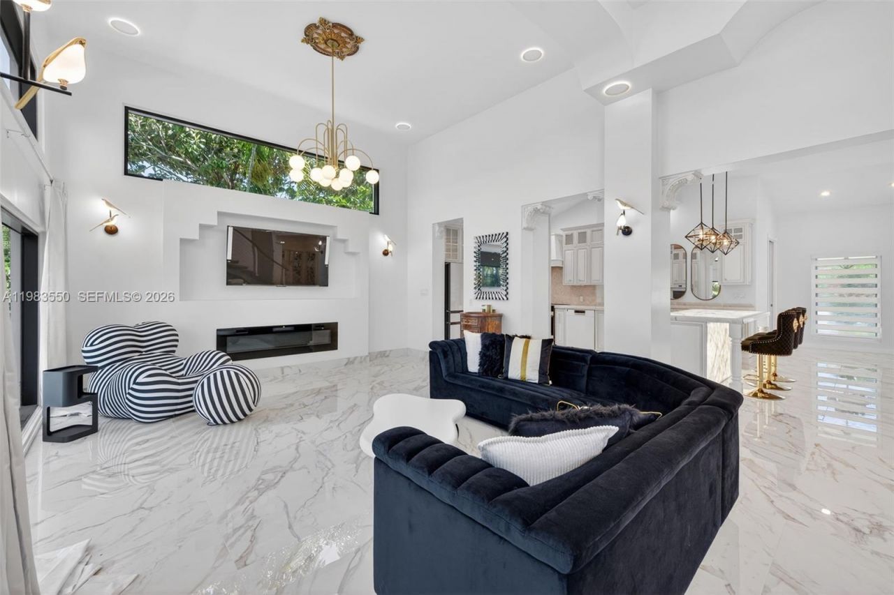 941 NE 119th St , Biscayne Park, FL 33161 Photo