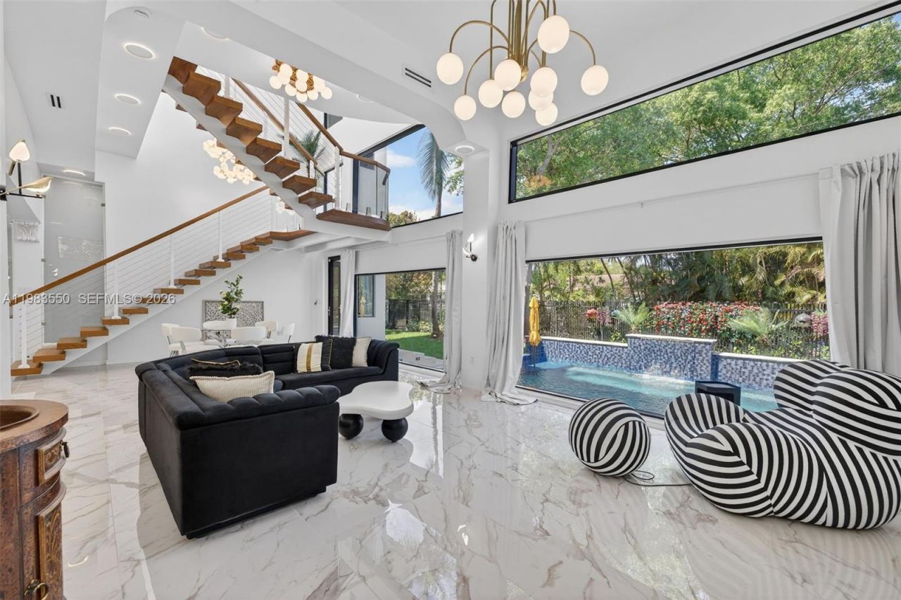 941 NE 119th St , Biscayne Park, FL 33161 Photo