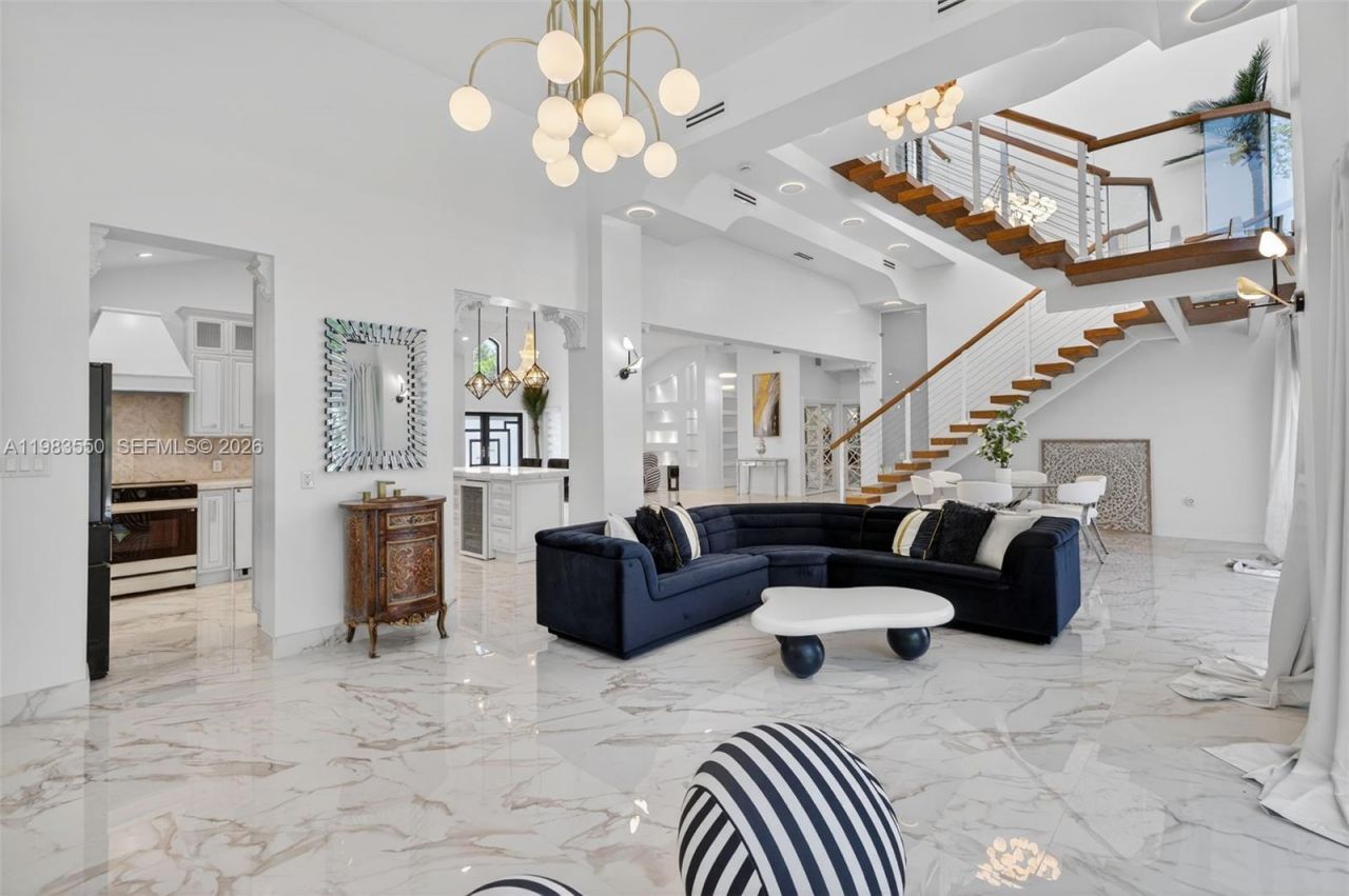 941 NE 119th St , Biscayne Park, FL 33161 Photo