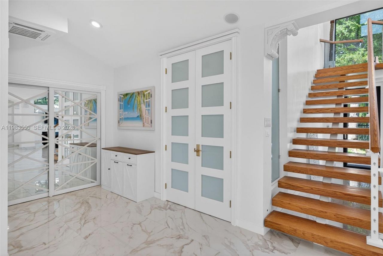 941 NE 119th St , Biscayne Park, FL 33161 Photo