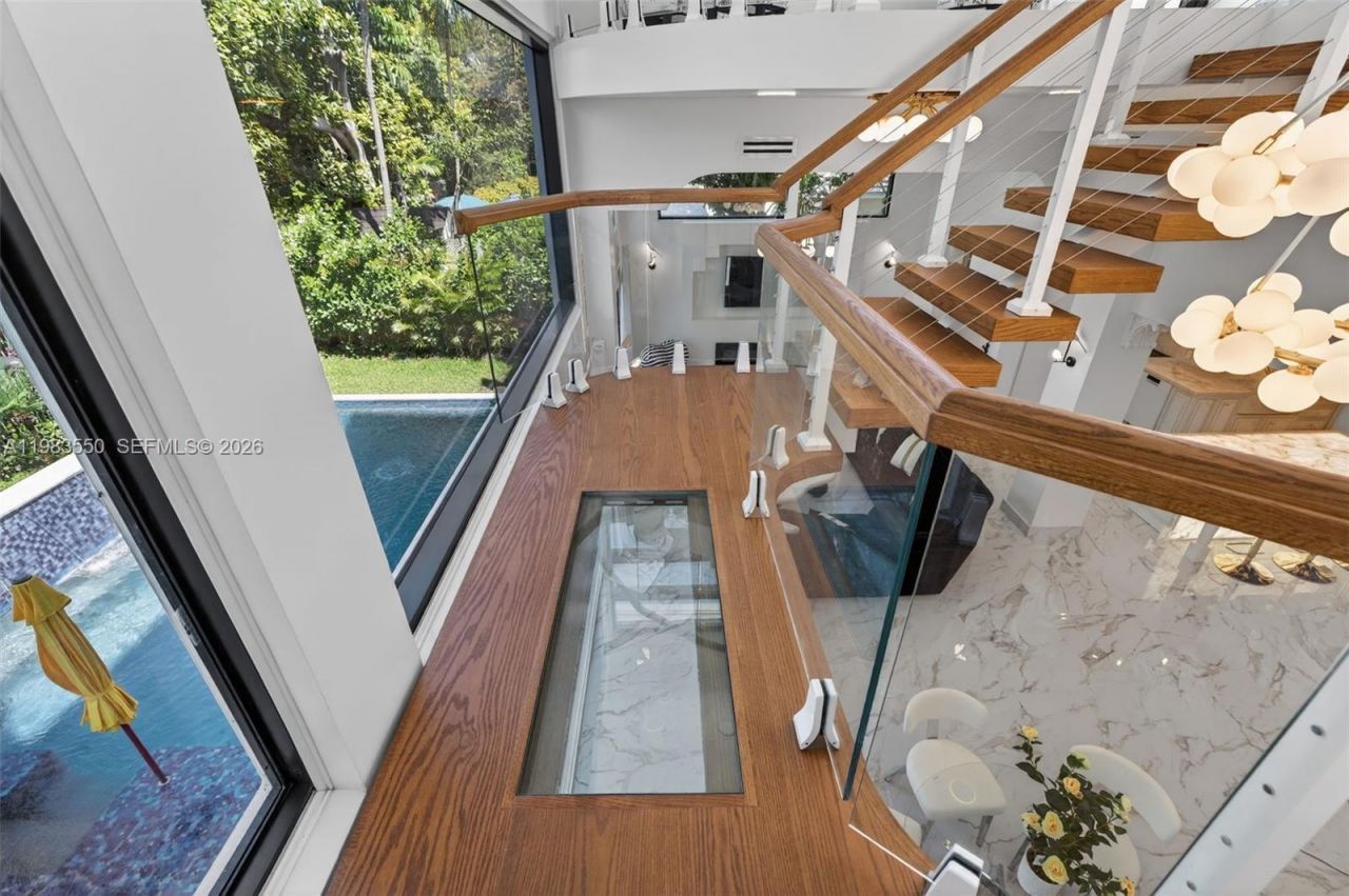 941 NE 119th St , Biscayne Park, FL 33161 Photo