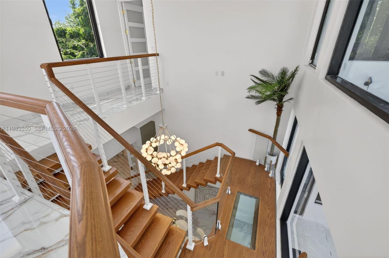 941 NE 119th St , Biscayne Park, FL 33161 Photo