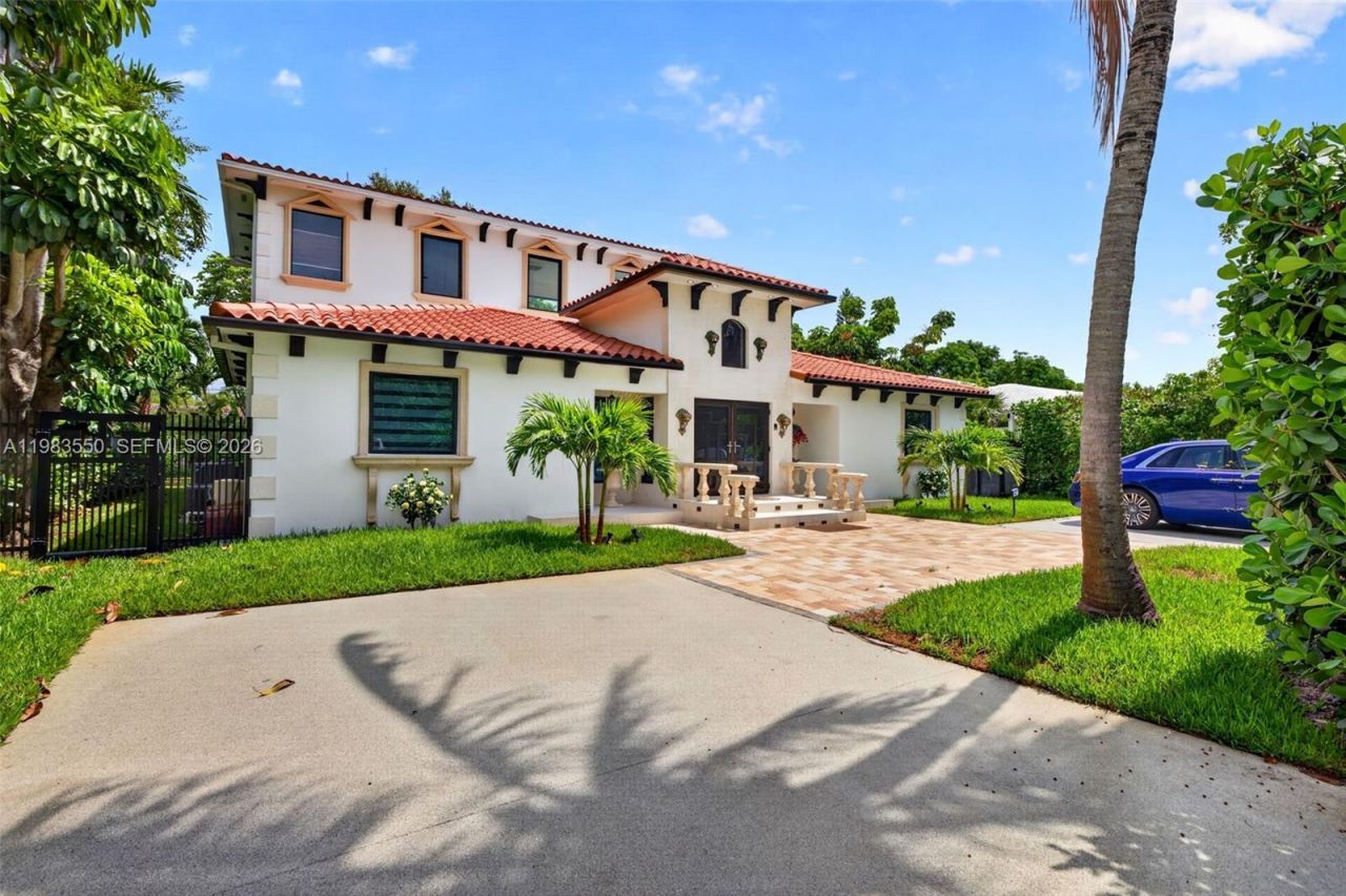 941 NE 119th St, Biscayne Park, FL 33161 Photo