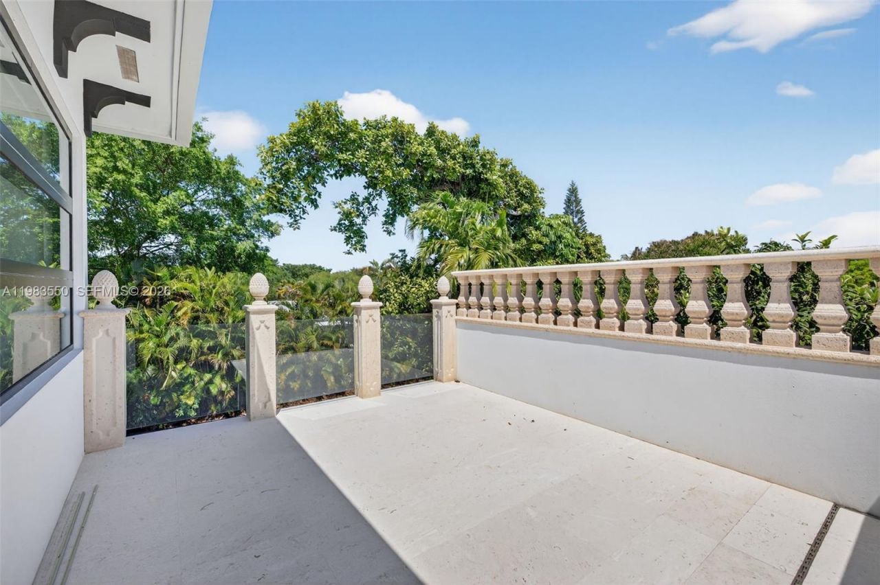 941 NE 119th St , Biscayne Park, FL 33161 Photo