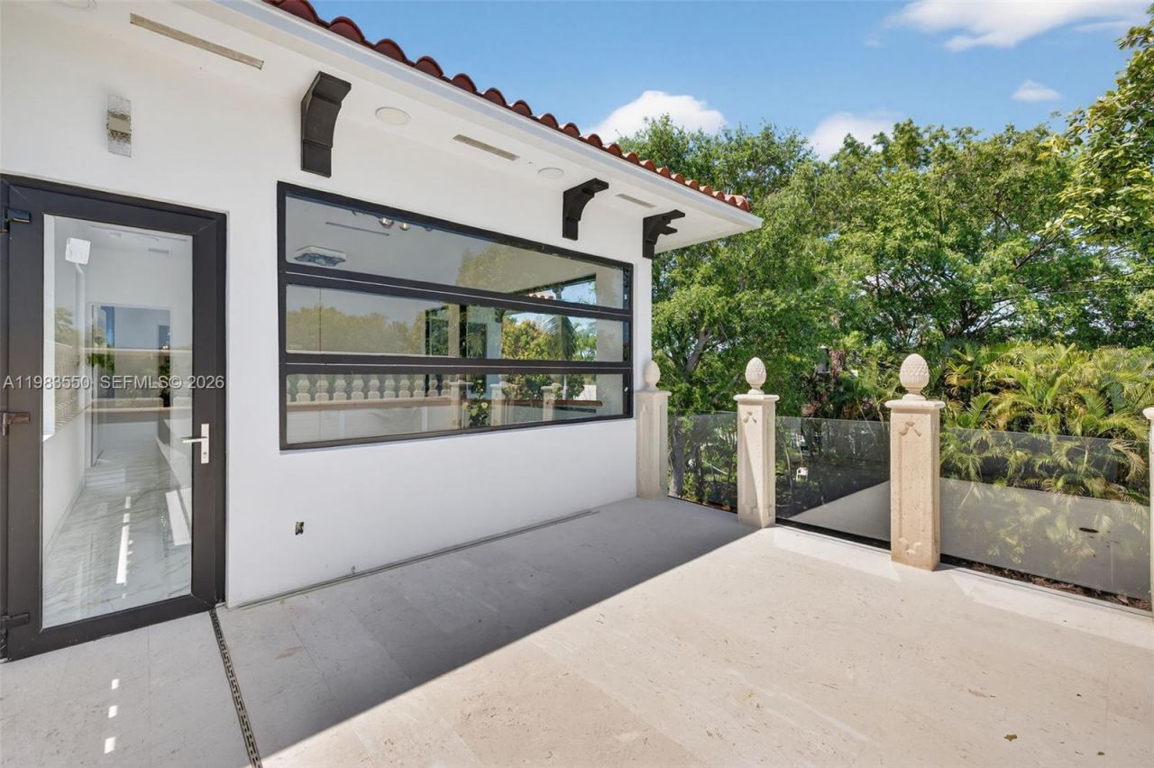 941 NE 119th St , Biscayne Park, FL 33161 Photo