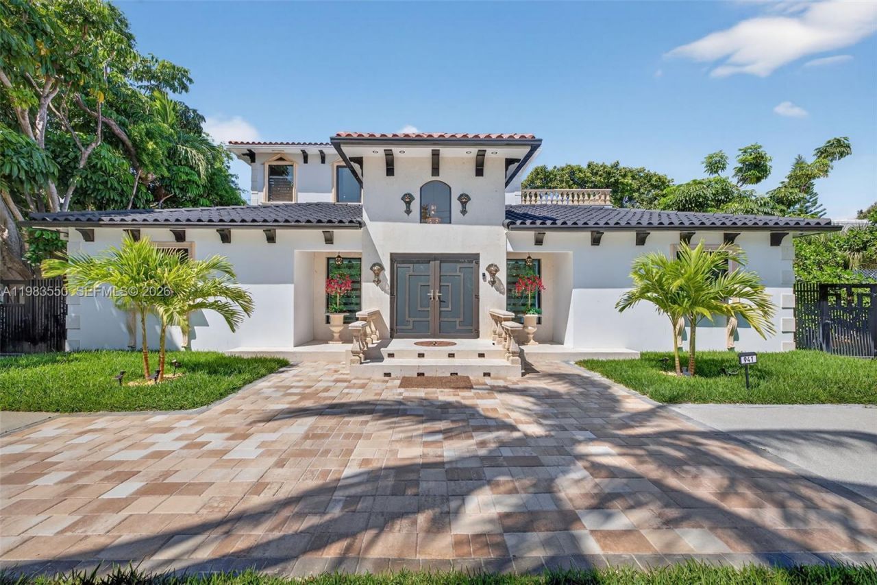 941 NE 119th St , Biscayne Park, FL 33161 Photo