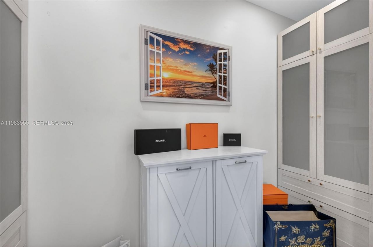 941 NE 119th St , Biscayne Park, FL 33161 Photo