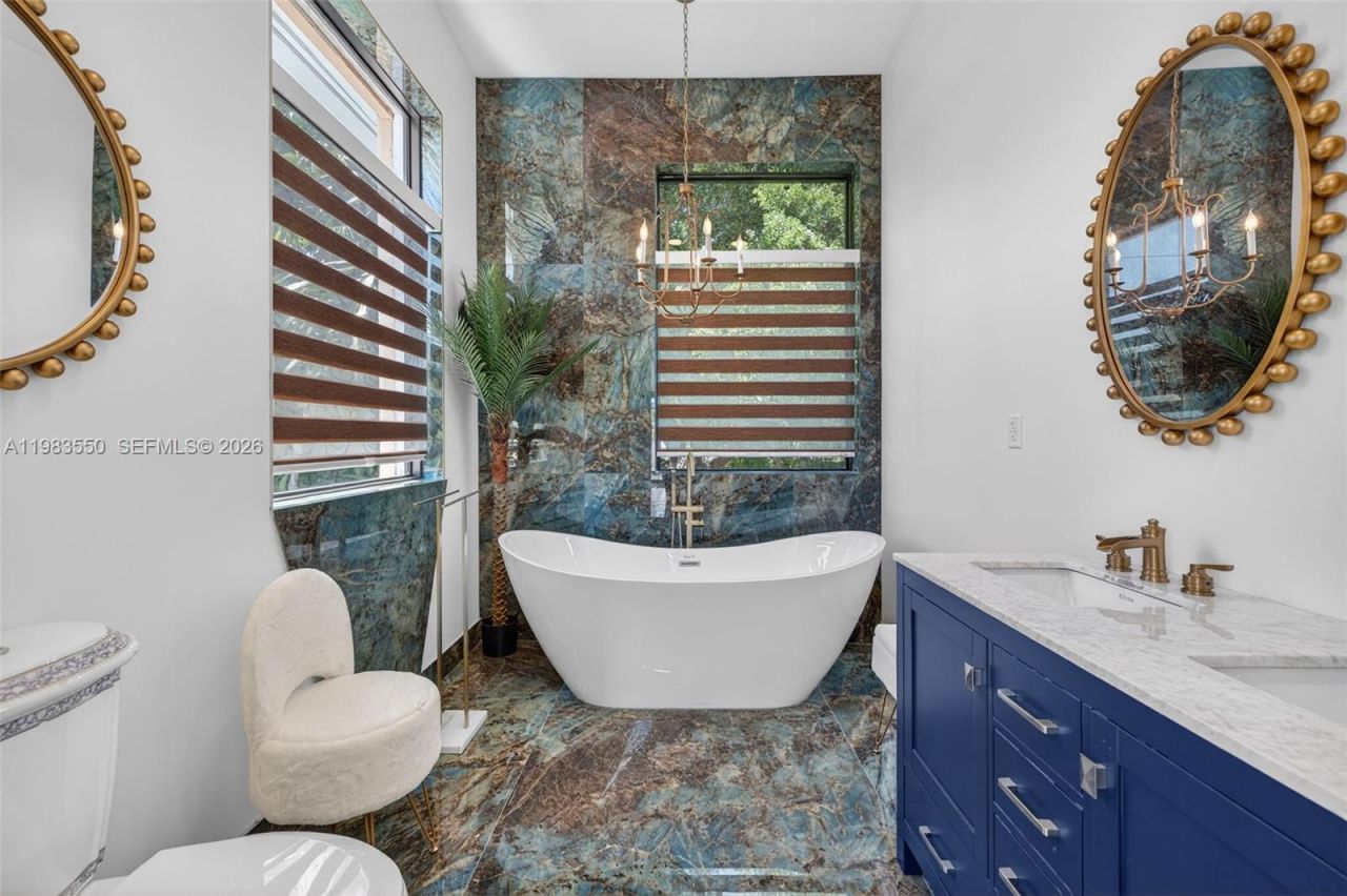 941 NE 119th St , Biscayne Park, FL 33161 Photo