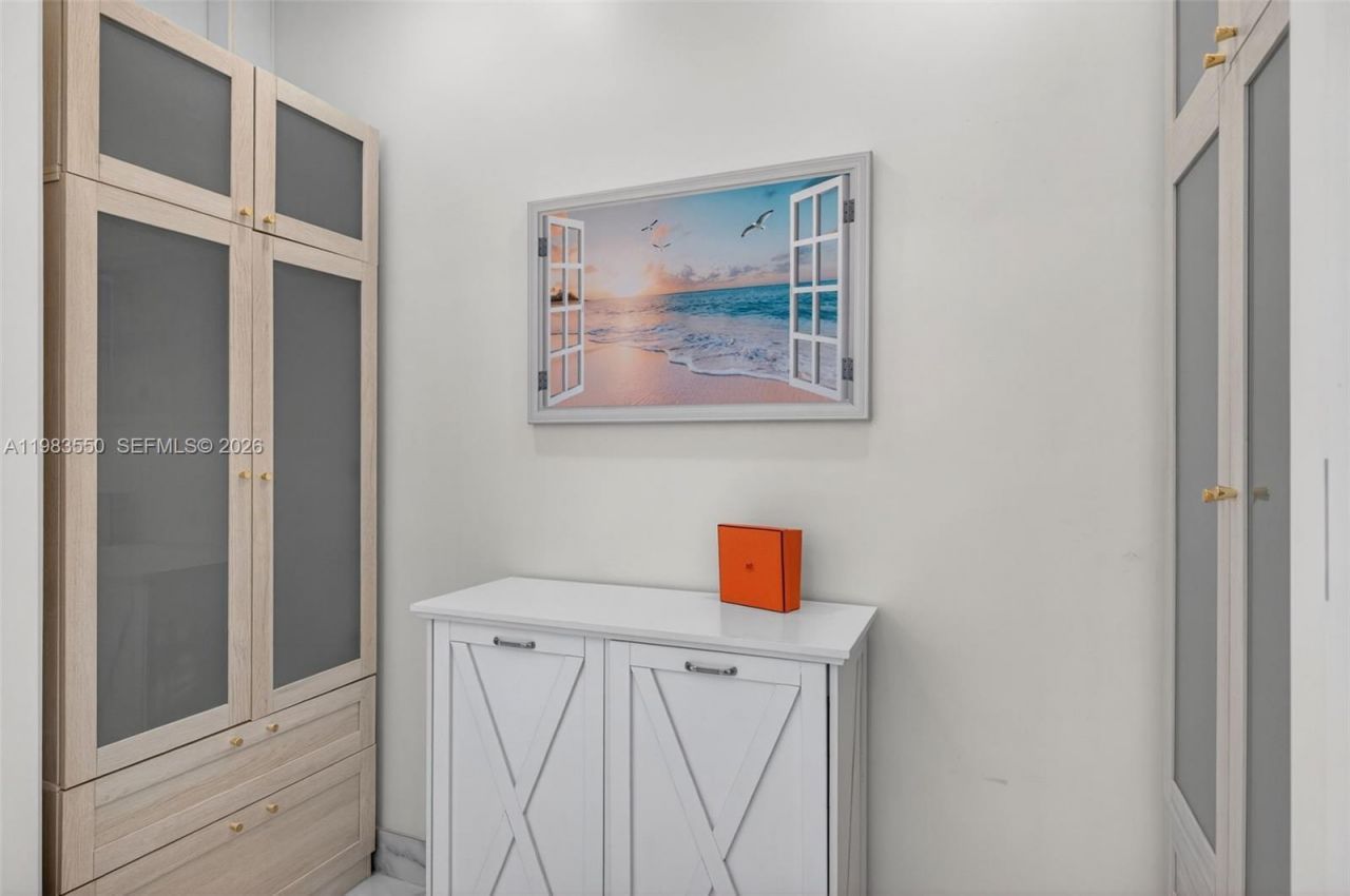 941 NE 119th St , Biscayne Park, FL 33161 Photo