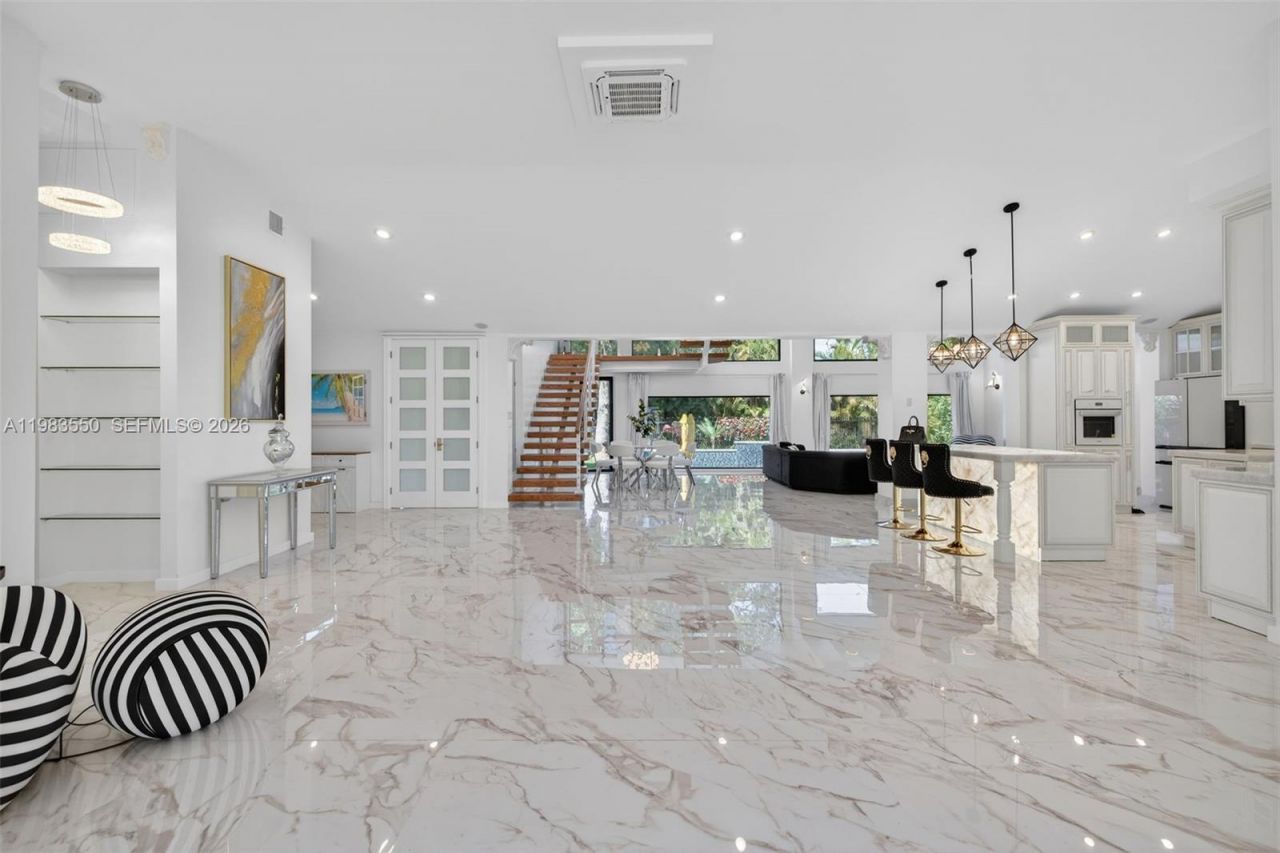 941 NE 119th St , Biscayne Park, FL 33161 Photo