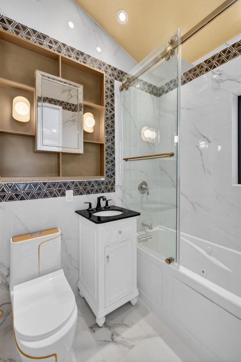 941 NE 119th St , Biscayne Park, FL 33161 Photo