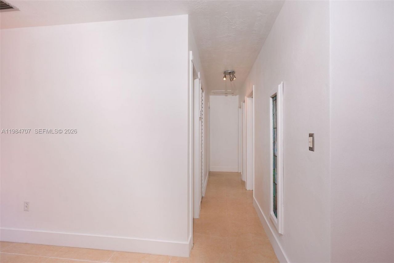 10521 SW 41st Ter , Miami, FL 33165 Photo