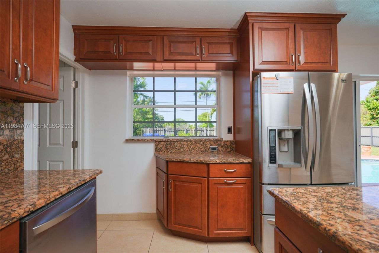 10521 SW 41st Ter , Miami, FL 33165 Photo