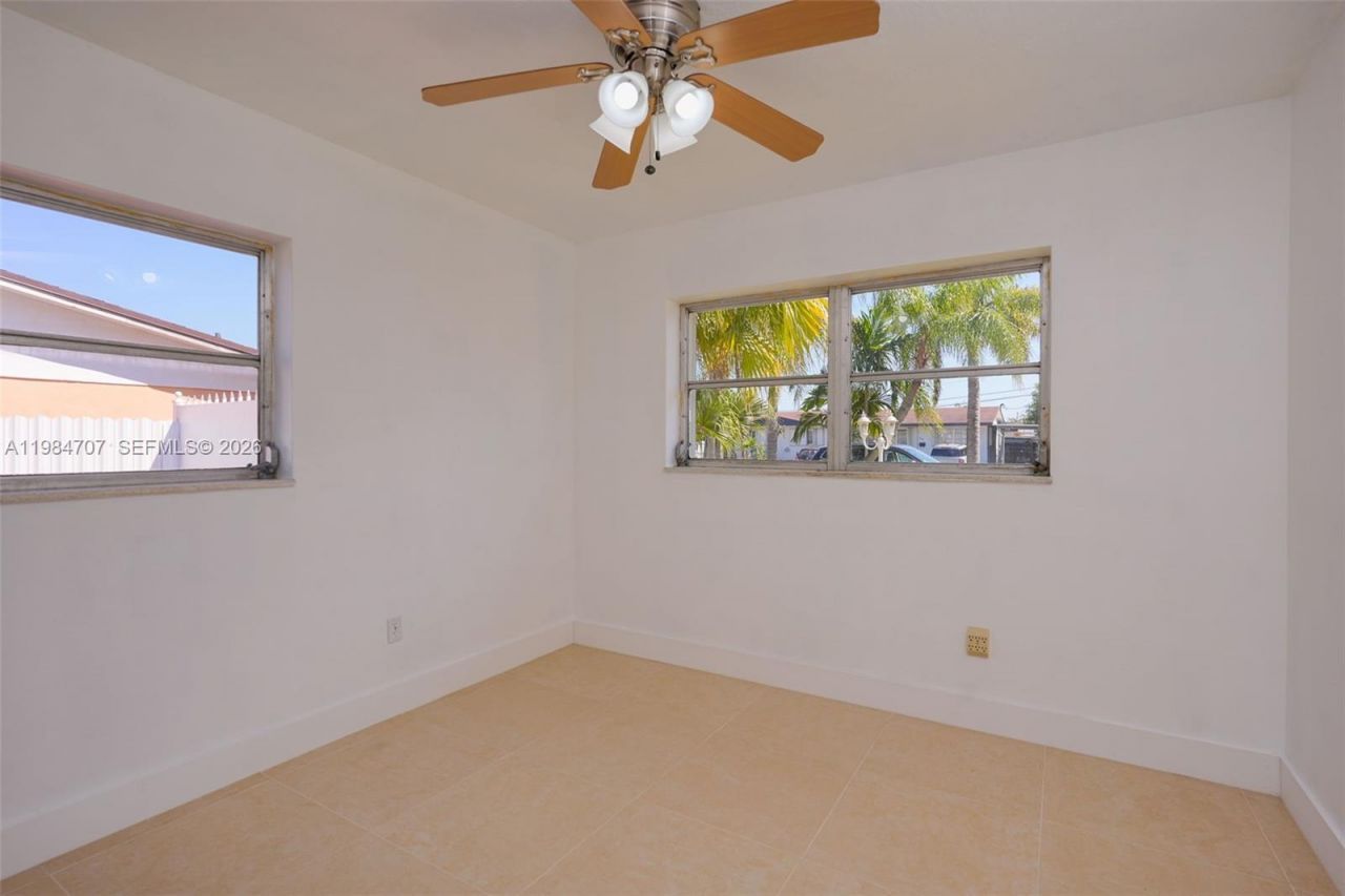 10521 SW 41st Ter , Miami, FL 33165 Photo