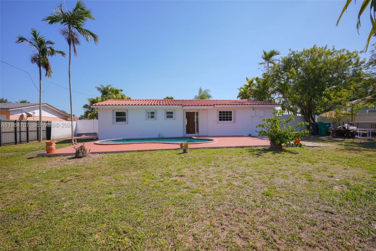 10521 SW 41st Ter , Miami, FL 33165 Photo