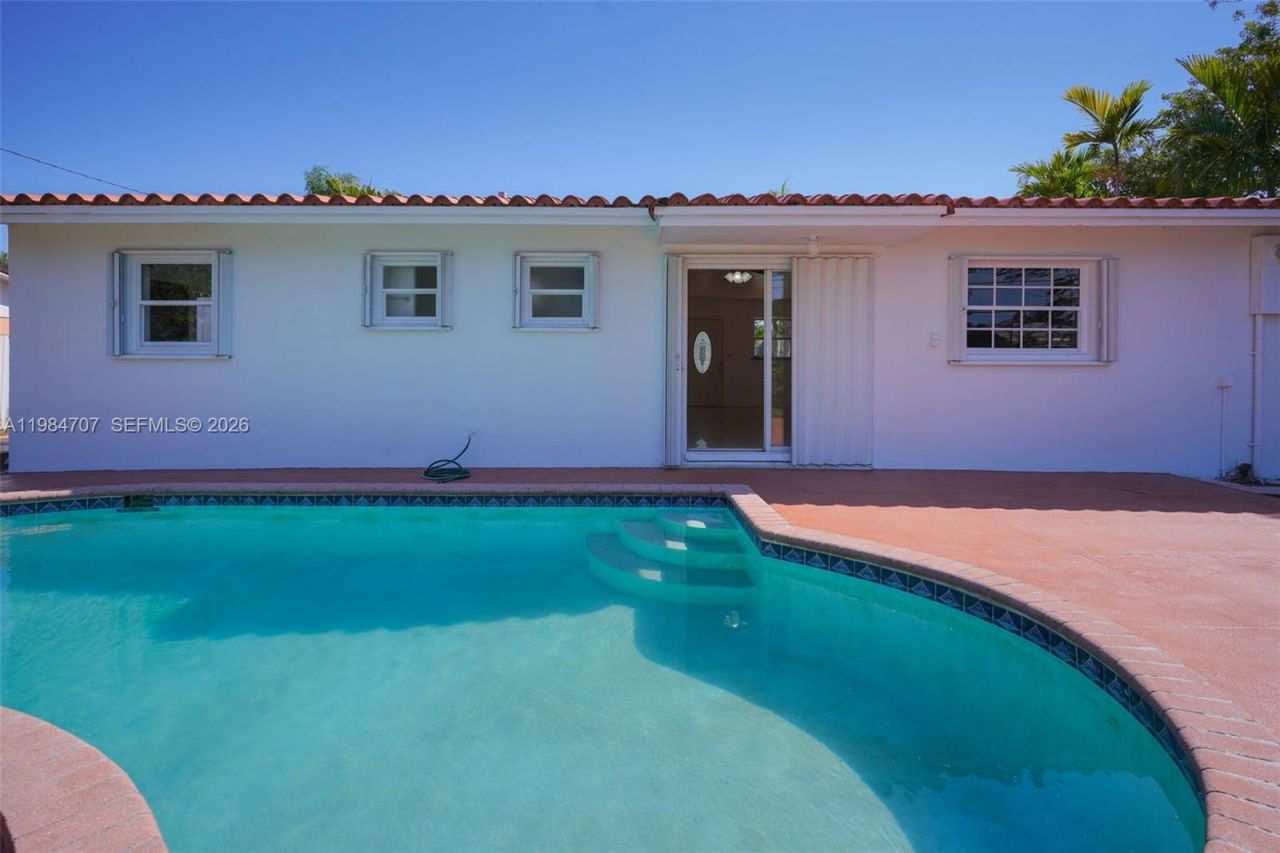 10521 SW 41st Ter , Miami, FL 33165 Photo