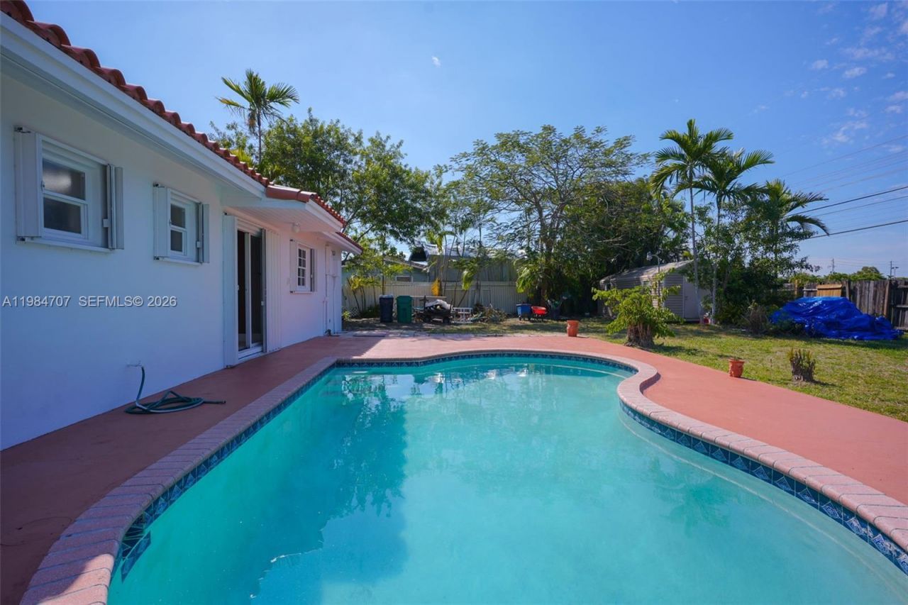 10521 SW 41st Ter , Miami, FL 33165 Photo