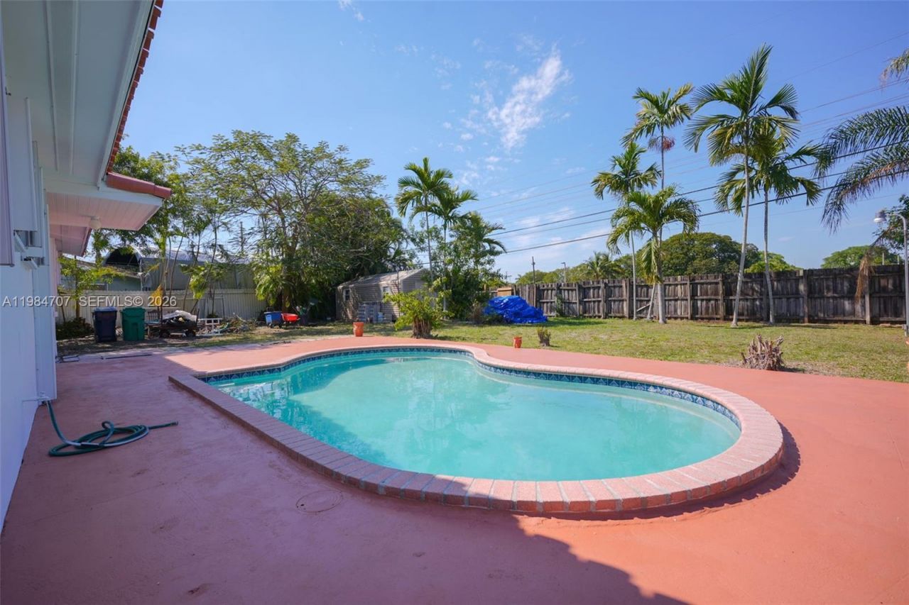 10521 SW 41st Ter , Miami, FL 33165 Photo