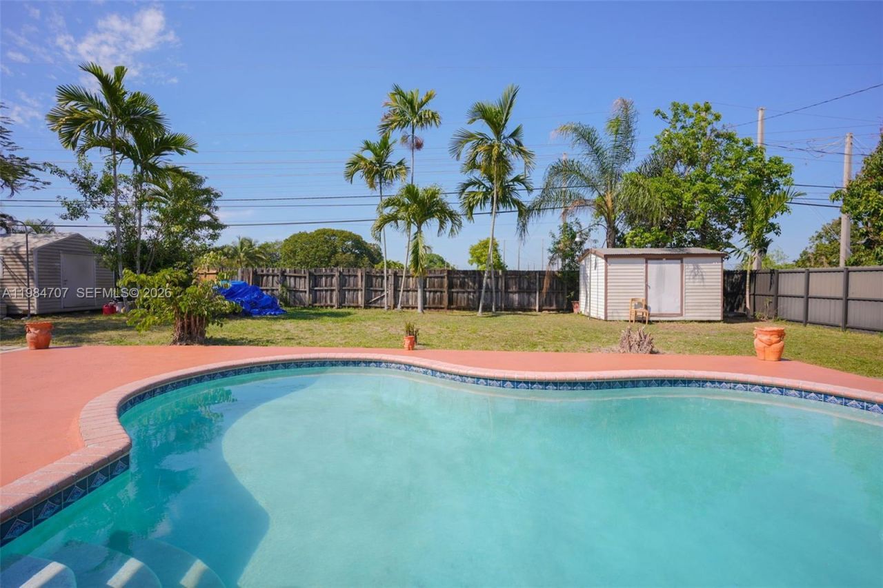 10521 SW 41st Ter , Miami, FL 33165 Photo