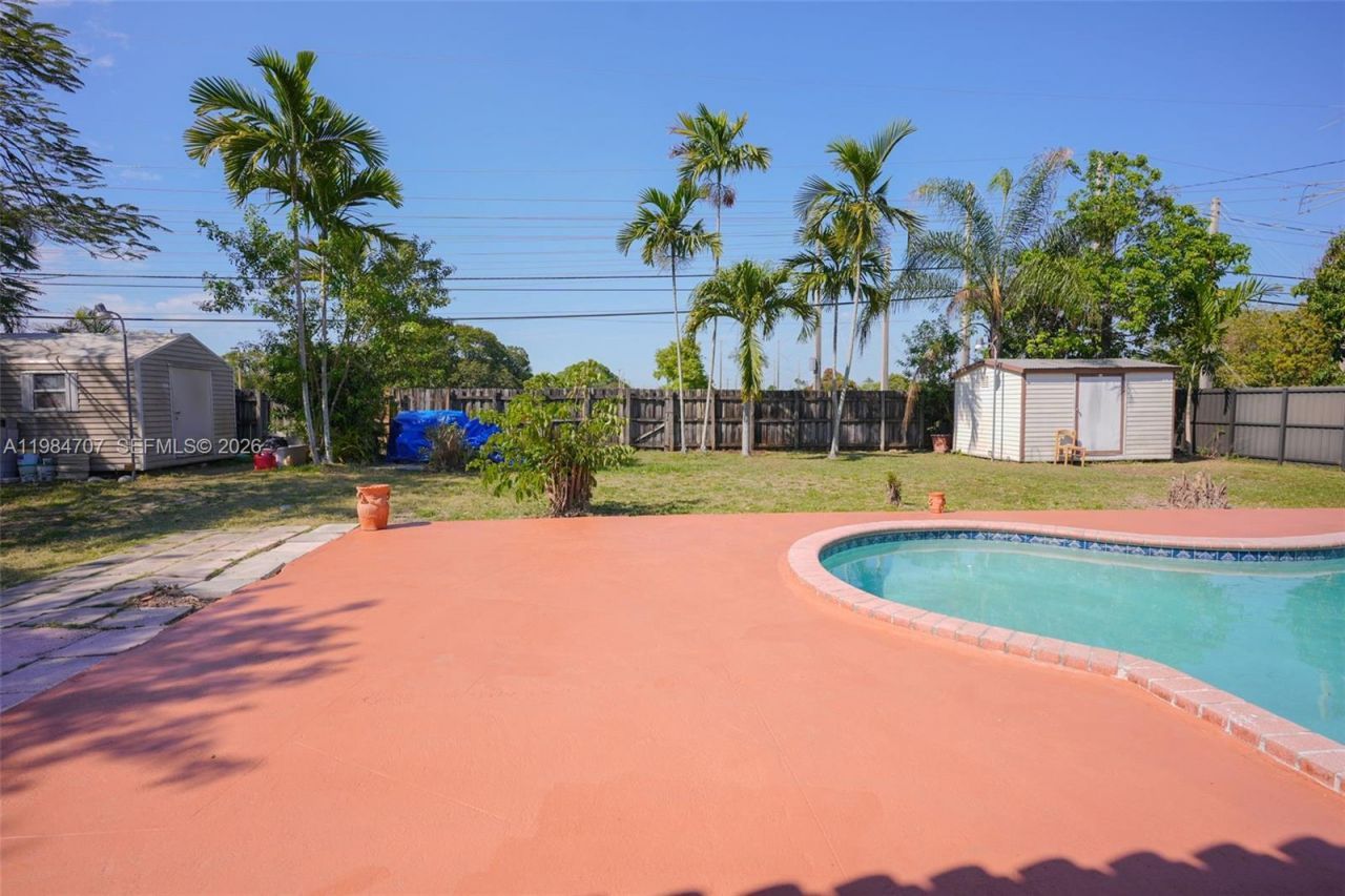 10521 SW 41st Ter , Miami, FL 33165 Photo