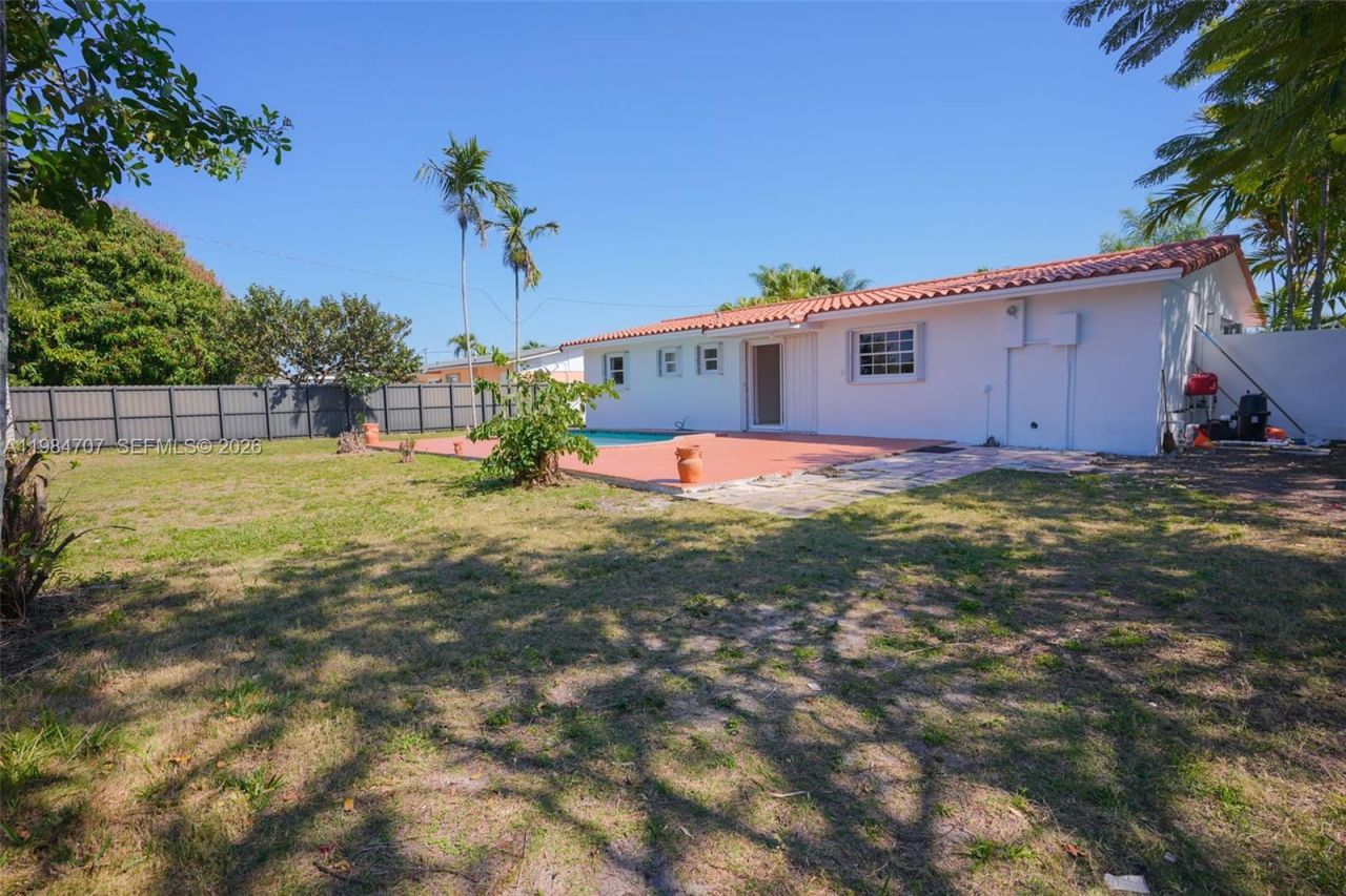 10521 SW 41st Ter , Miami, FL 33165 Photo